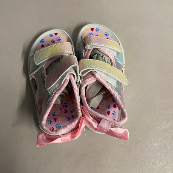 Rugged Bear Toddler Girls' Silver Pink Hearts Paw Print Pattern Sport Sandals 9 - Picture 7 of 9